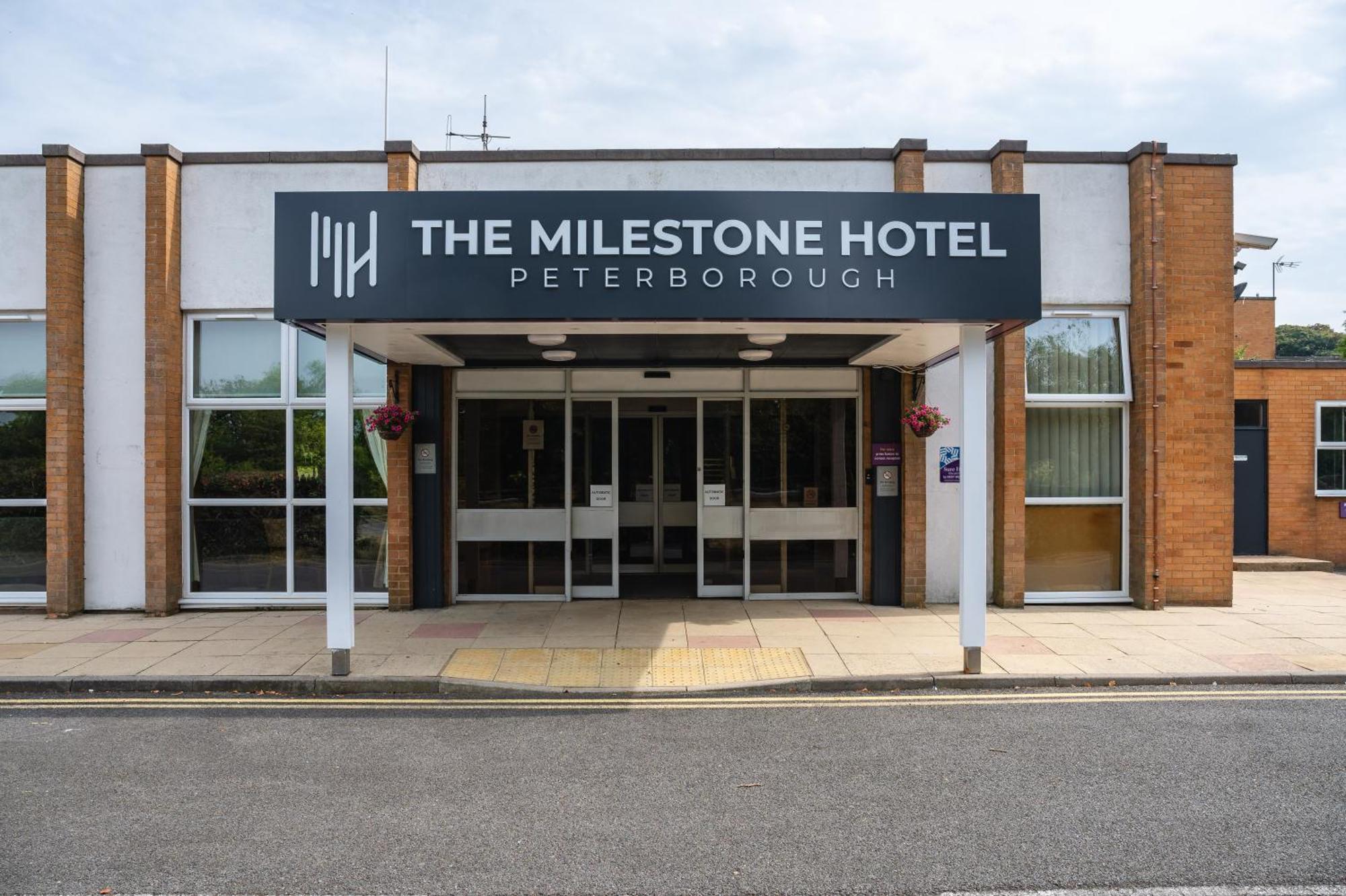 Milestone Peterborough Hotel A1M, Sure Hotel Collection By Best Western Stilton Exterior photo